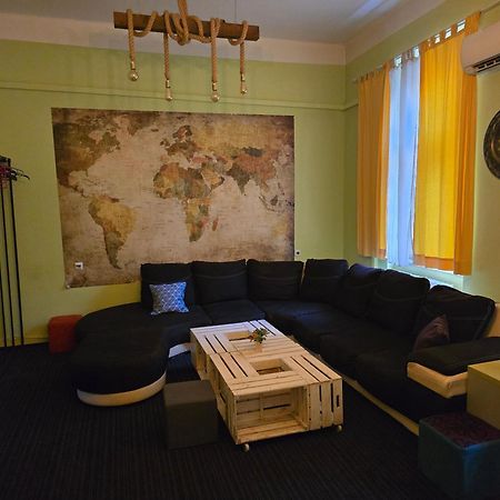 Spacious Tuzlaks Apartments Sarajevo Ferhadija Zewnętrze zdjęcie