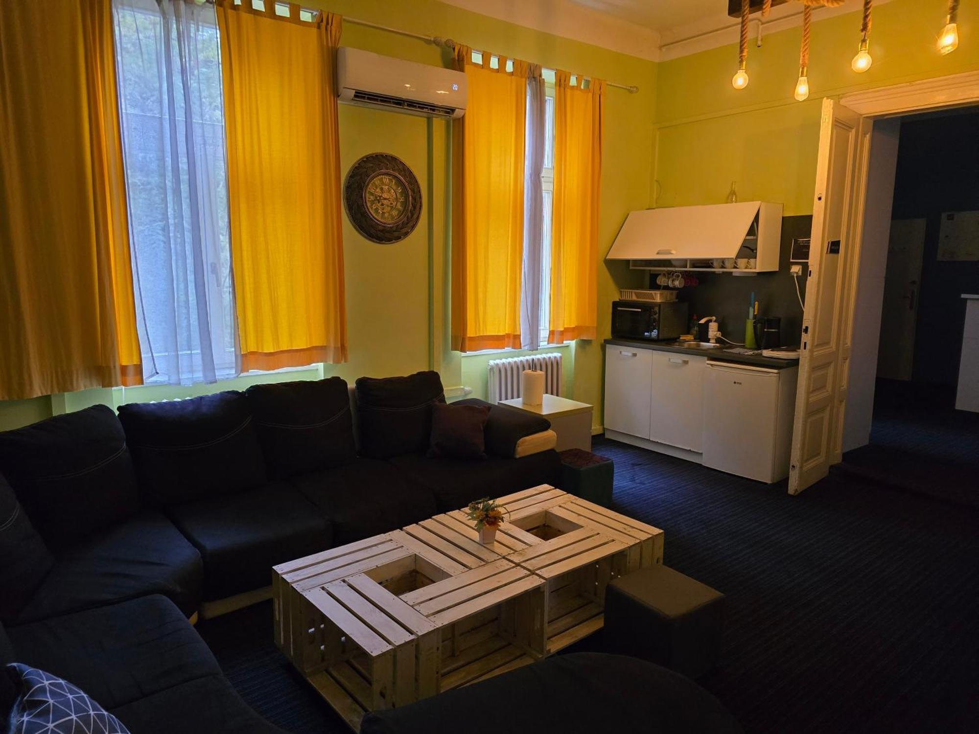 Spacious Tuzlaks Apartments Sarajevo Ferhadija Zewnętrze zdjęcie
